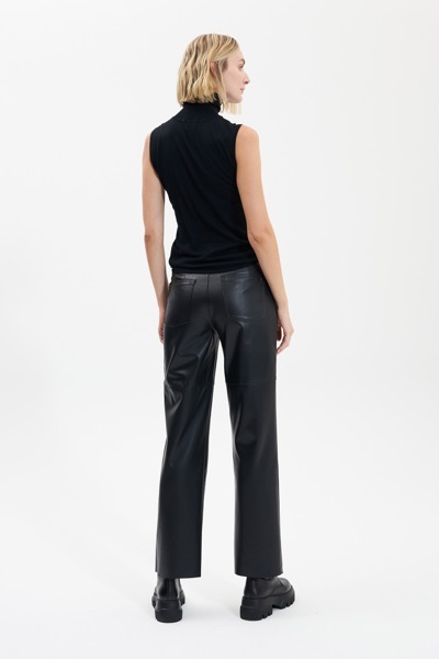 832328-9_932423-9_0988_sRGB